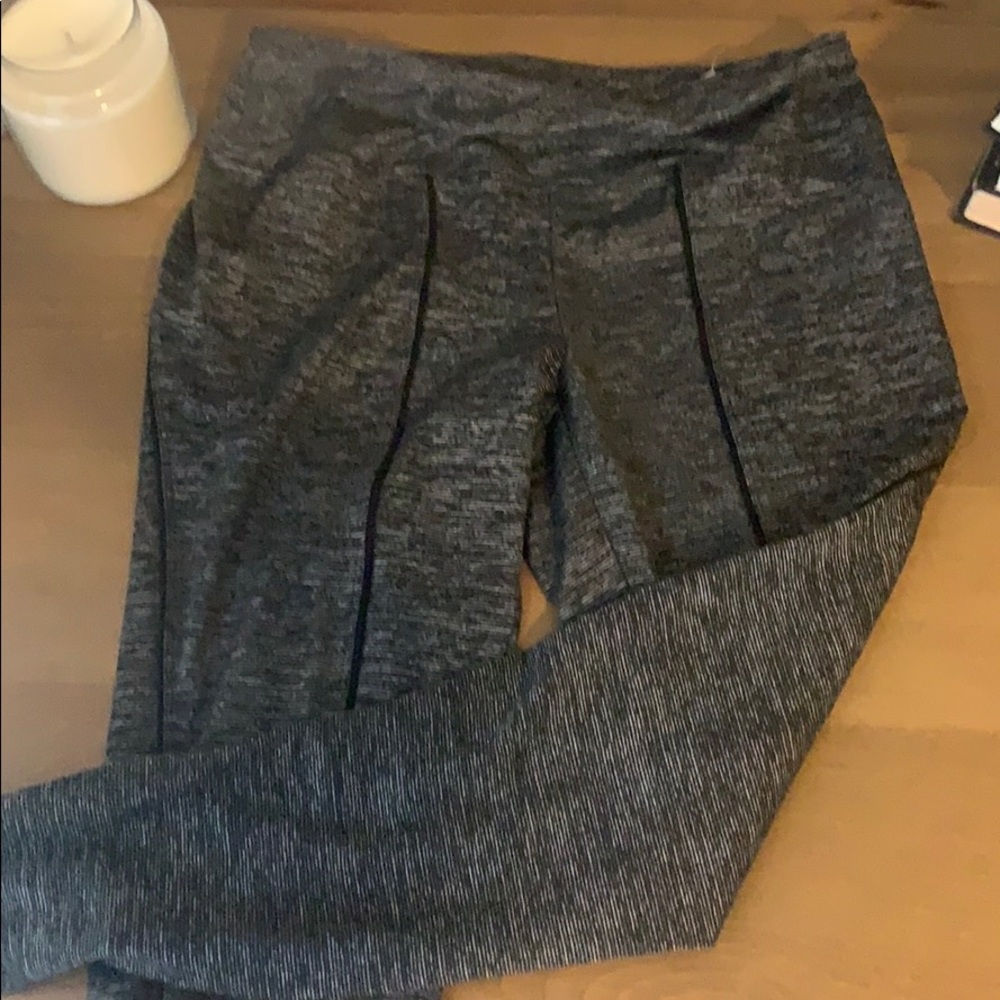 Grey Vera Wang Just Breathe leggings